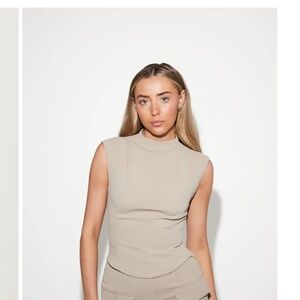 NWT Odd Muse The Ultimate Muse Sleeveless Top Sz M